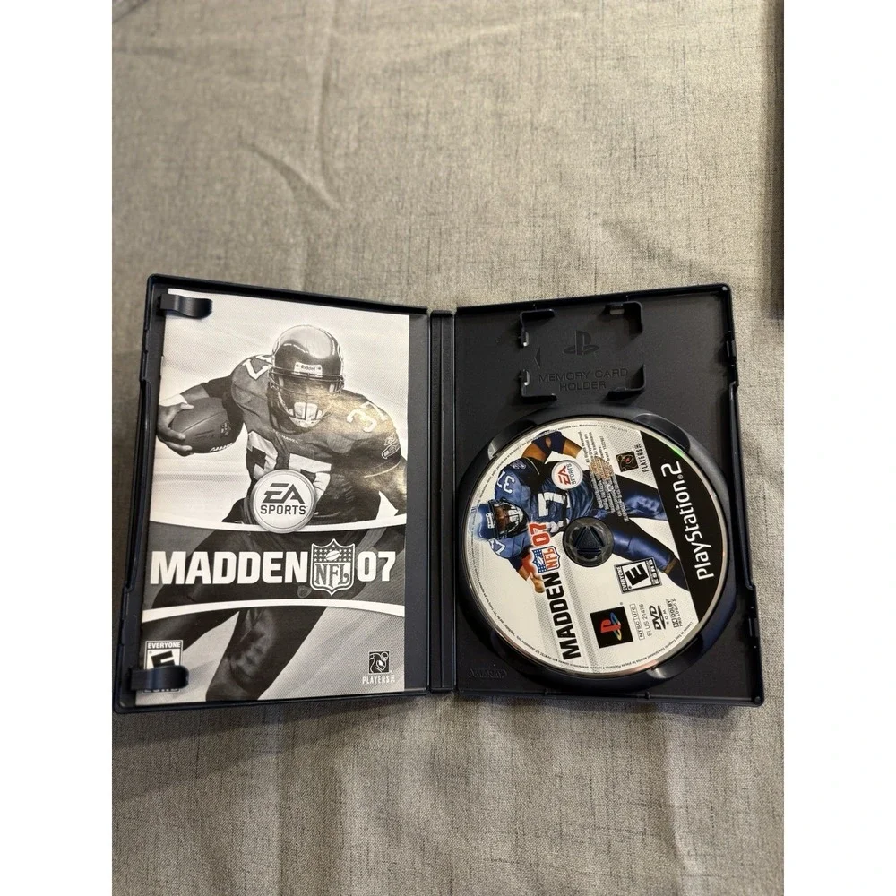 Madden NFL 07‎ (Sony PlayStation 2, 2006) Untested Estate w/pamphlet. Rated E